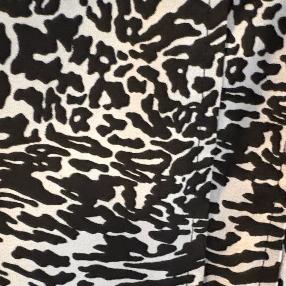 Dana Buchman Black and Grey Midi Dress With Pockets - Picture 4 of 8